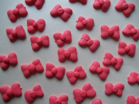 Royal Icing Bows for Cupcakes