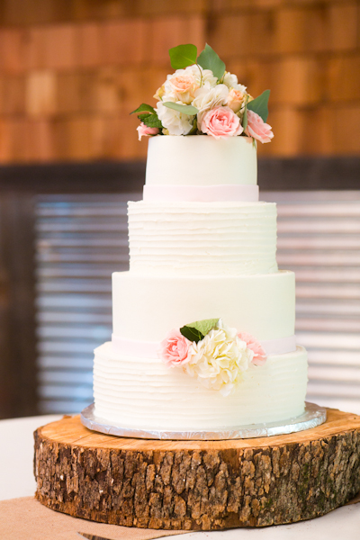 8 Wedding Cakes With Textured Green Flowers Photo Simple Rustic