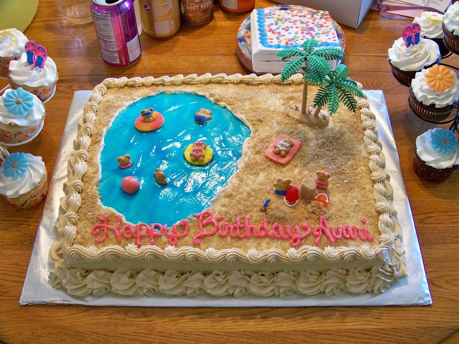 Teddy Graham Beach Party Cake