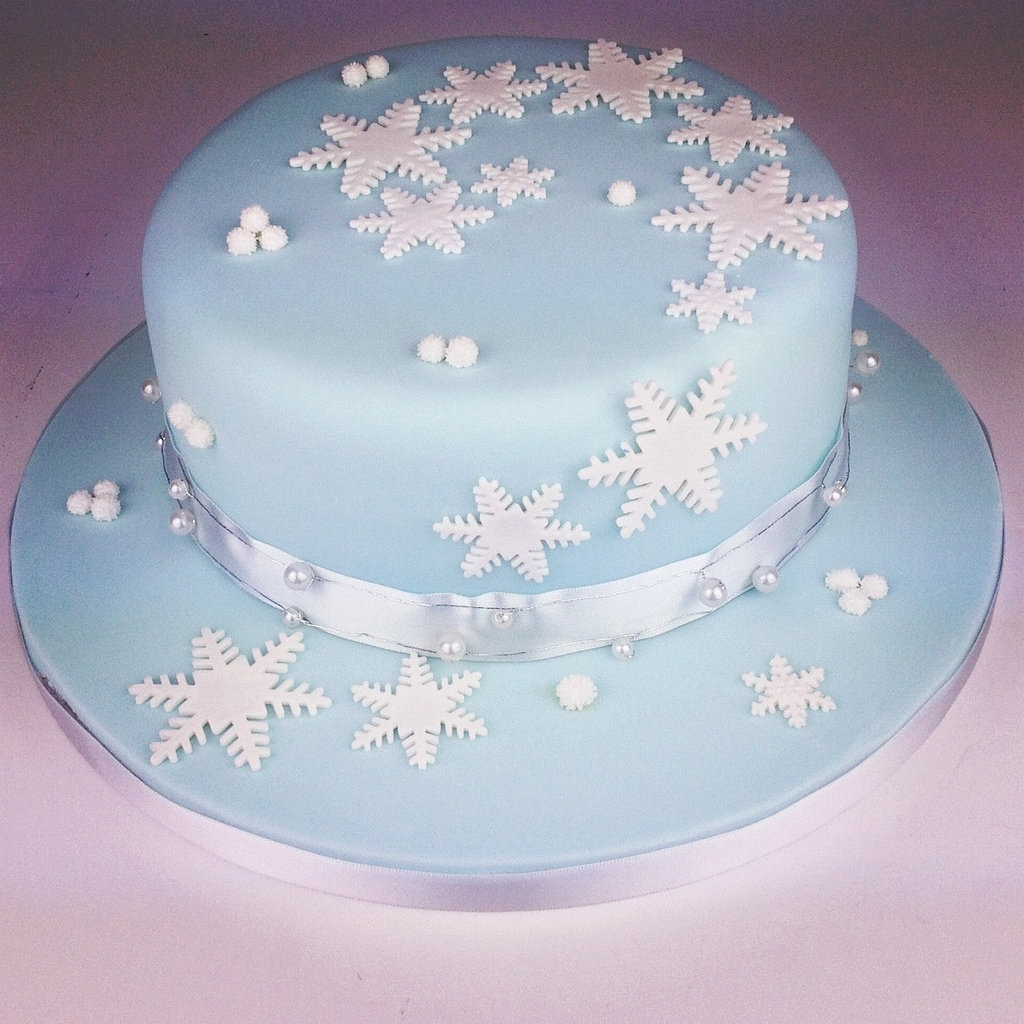 Christmas Cake with Snow Flakes