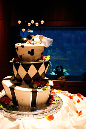 Disney Mickey and Minnie Wedding Cake