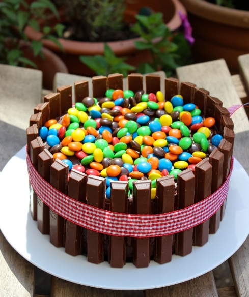 Kit Kat Chocolate Cake