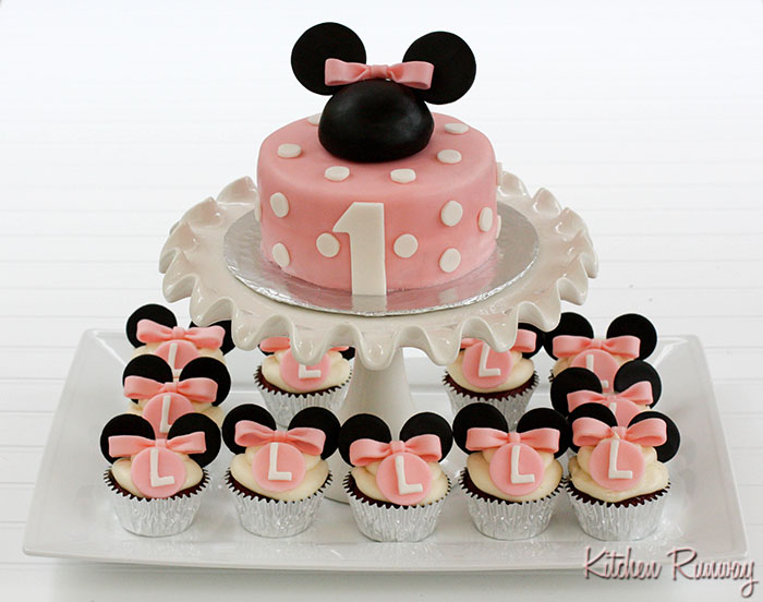 Minnie Mouse Cake and Cupcakes