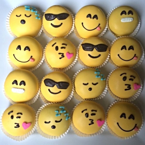 Emoji Birthday Cake Cupcakes