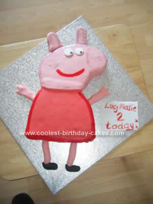 Peppa Pig Birthday Cake