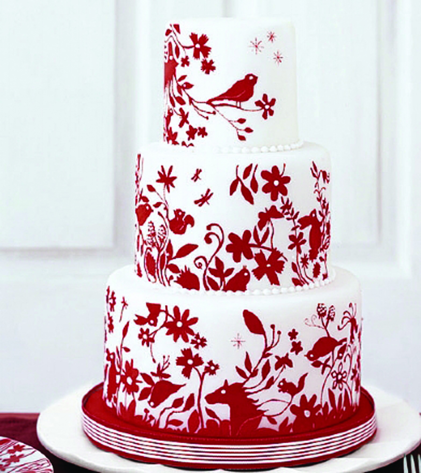 10 Photos of Decorations In Red And White Cakes