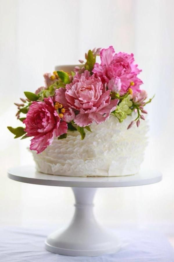 Single Tier Wedding Cake Flowers