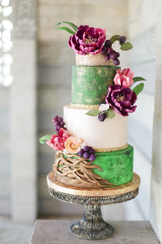 9 Photos of Fall Fruits Wedding Cakes