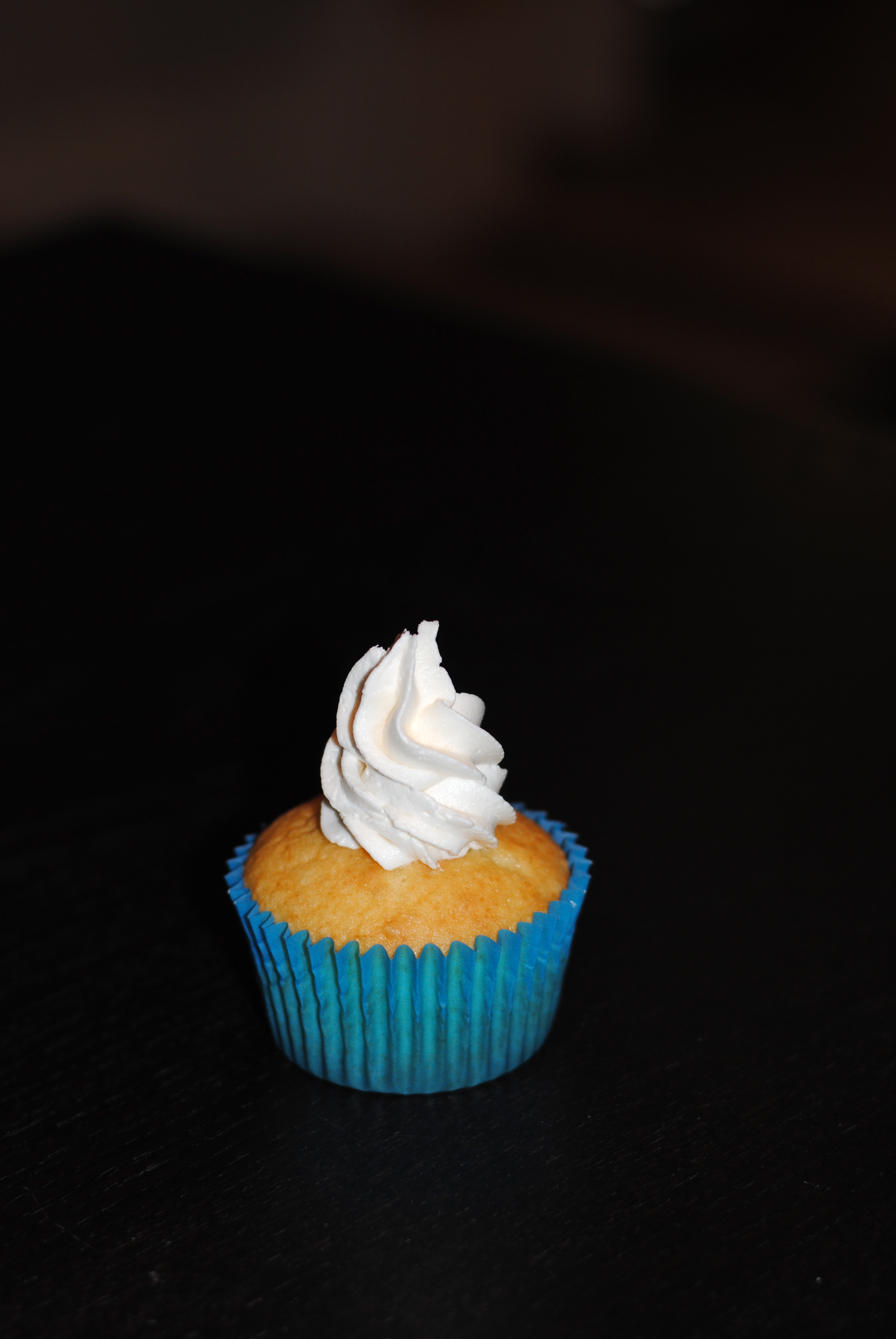 Frosting Cupcakes with Pastry Bag