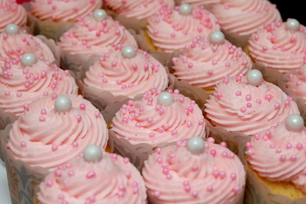 9 Photos of Simple Girls Birthday Cupcakes