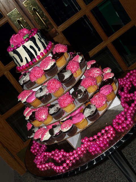 Hot Pink and Black Cupcakes