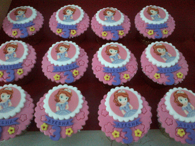 Princess Sofia Cupcake Cake