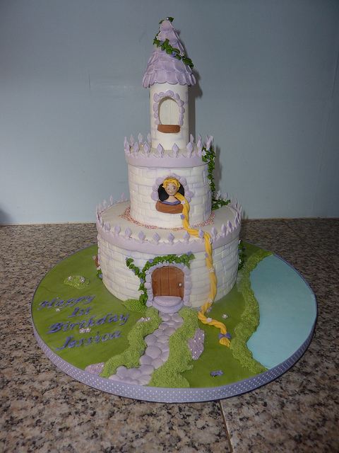 7 Photos of Big Cakes Rapunzel