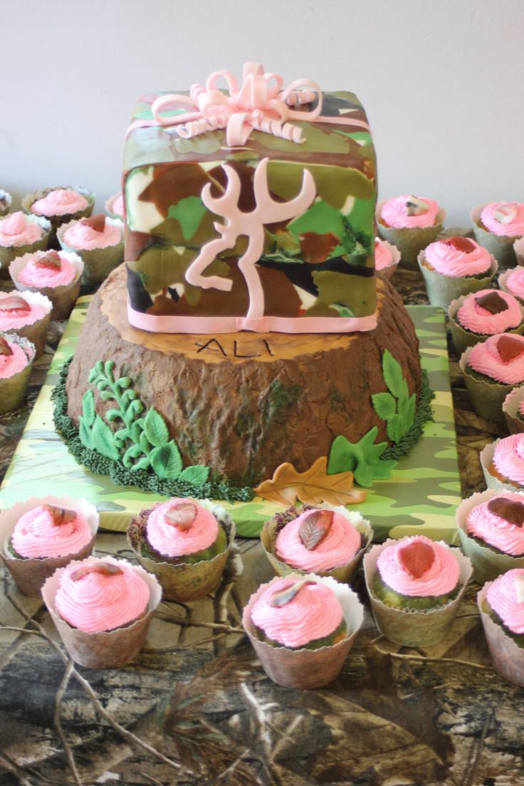 Sweet 16 Camo Cake