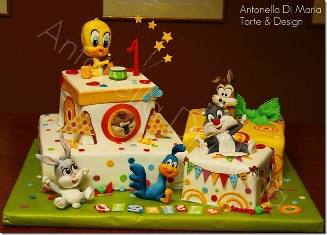 Baby Looney Tunes Cake