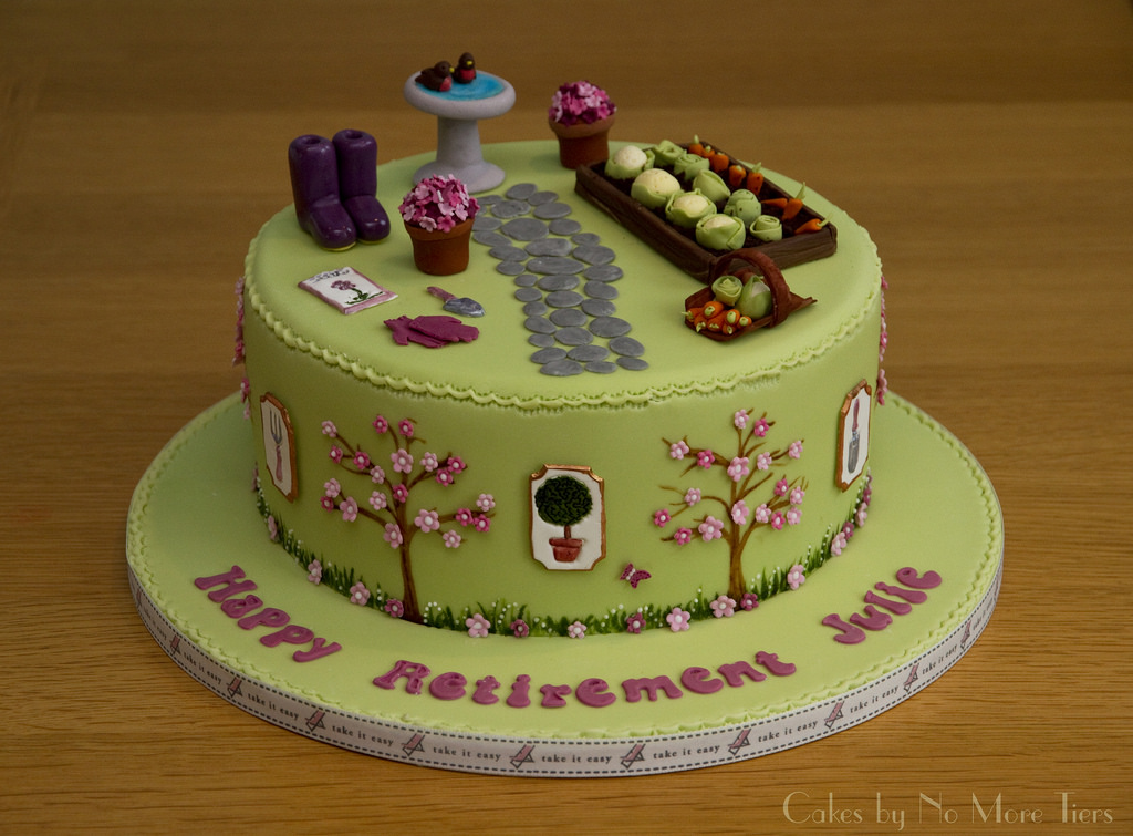 Retirement Themed Cakes