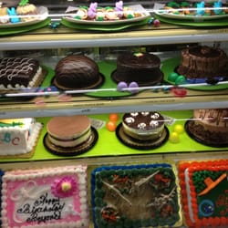 Stop and Shop Cakes