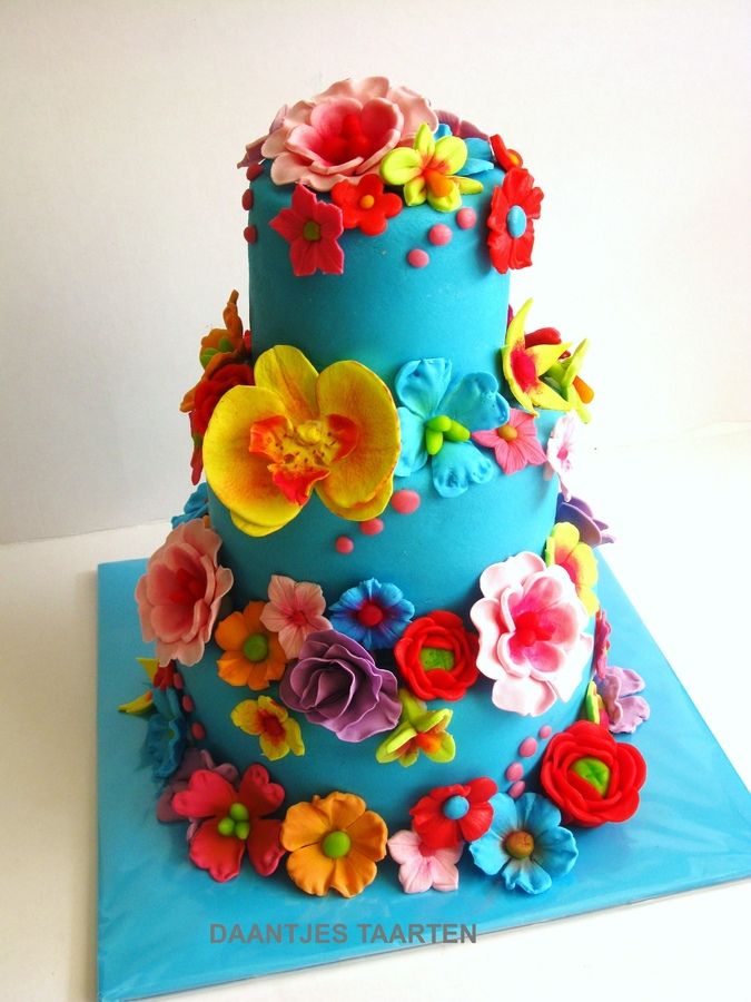 13 Photos of Girls Bright Colored Birthday Cakes