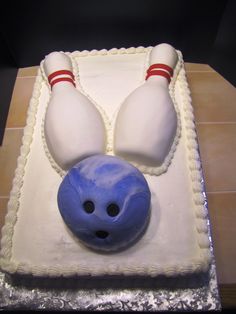 Bowling Ball and Pin Sheet Cake