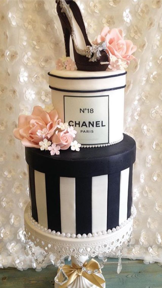 11 40 Cakes Coco Chanel Photo Coco Chanel Birthday Cake Chanel Birthday Cake Ideas And Chanel Cake Snackncake