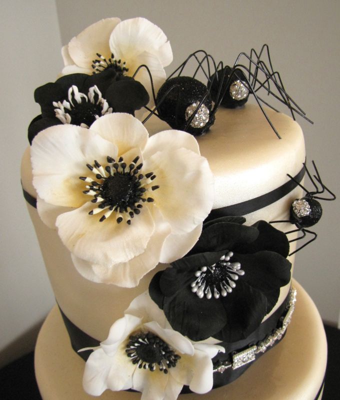 8 Classy Halloween Wedding Cakes Photo Halloween Wedding Cake