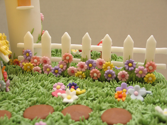 Picket Fence Birthday Cake