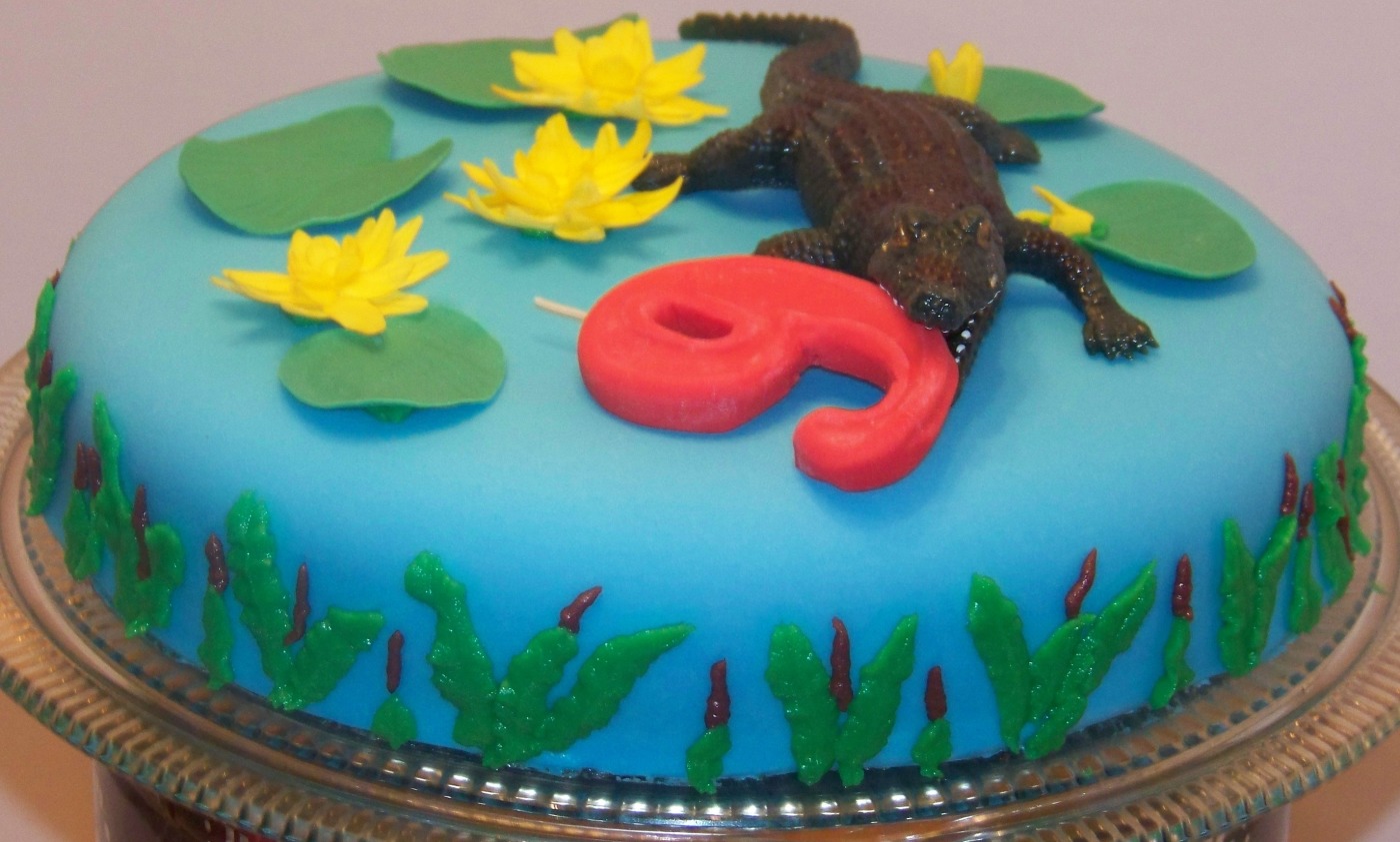 Alligator Cake