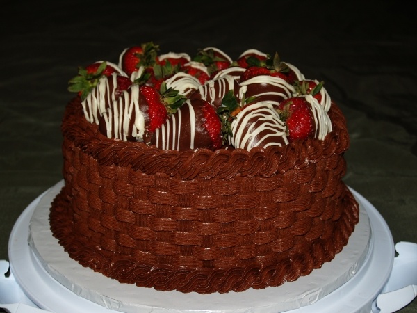 Basketweave Strawberry Cake