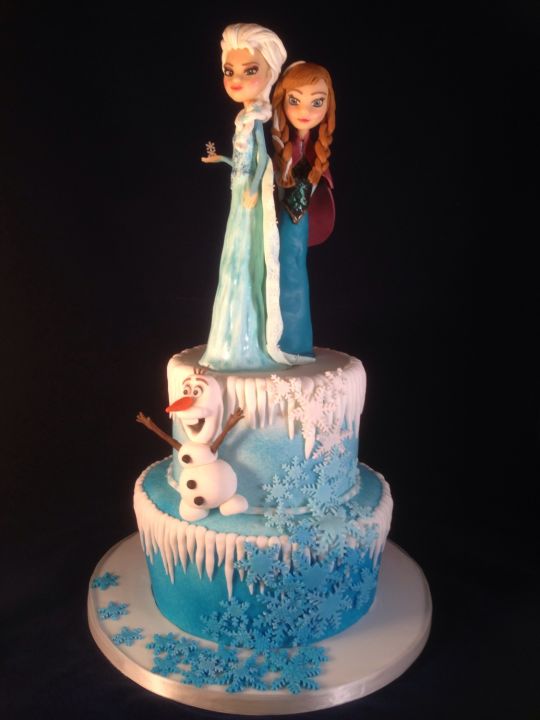 10 Photos of Anna And Elsa From Frozen Cakes