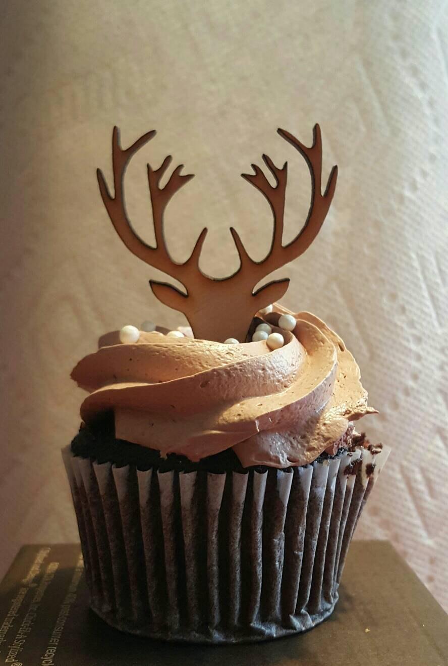 Deer Cupcake Cake