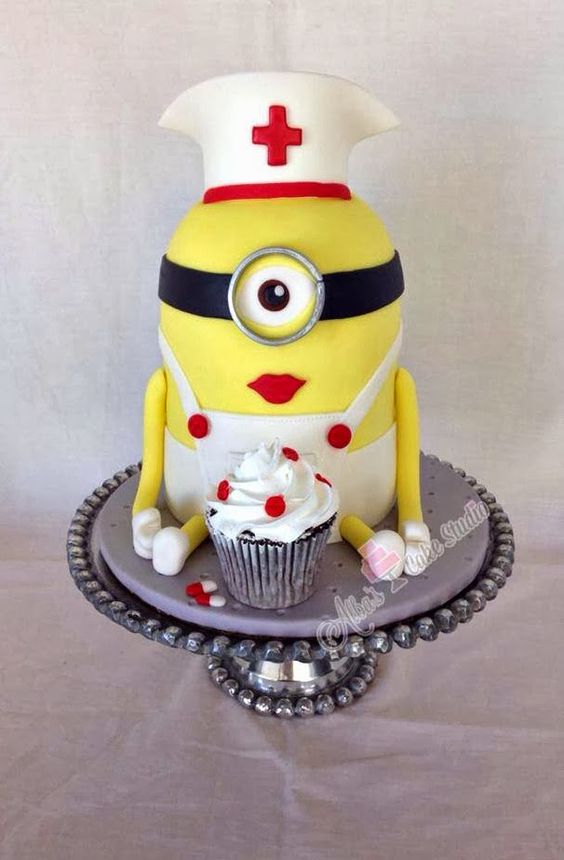 Despicable Me Minion Birthday Cake