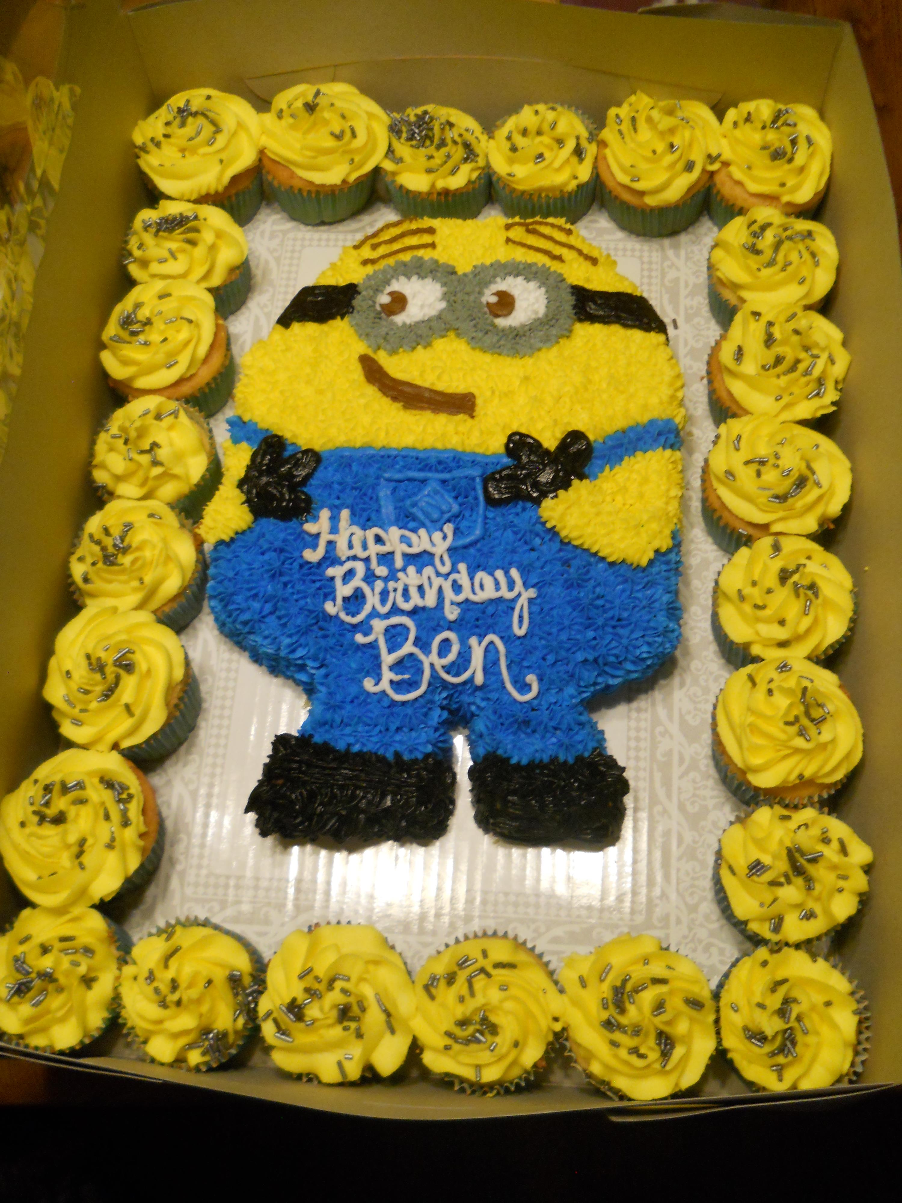 Minion Cupcake Cake