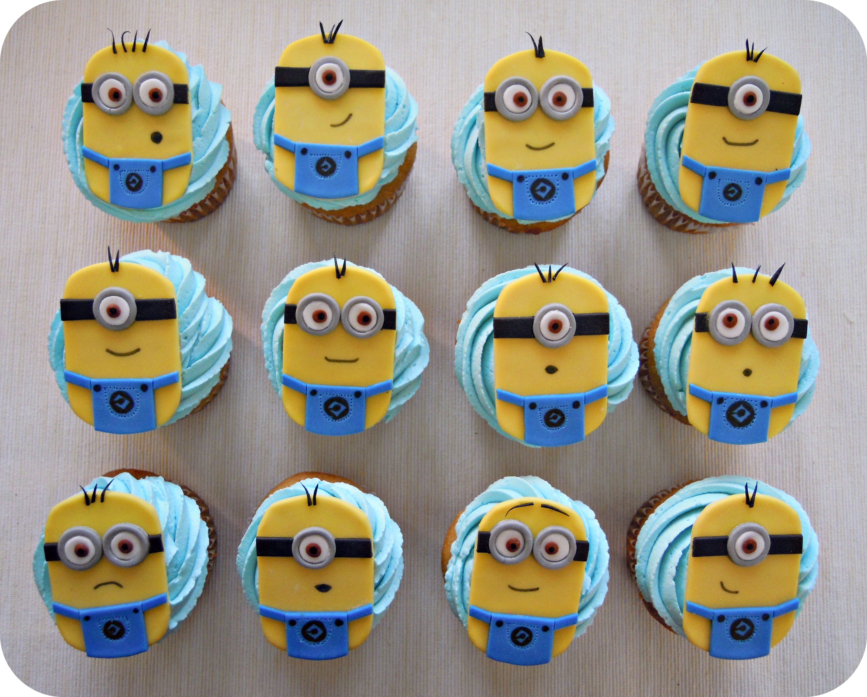 Minion Cupcakes