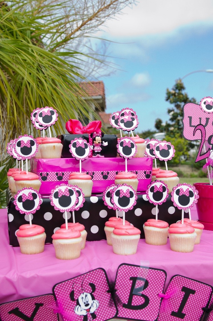 Minnie Mouse Birthday Cupcake Stand