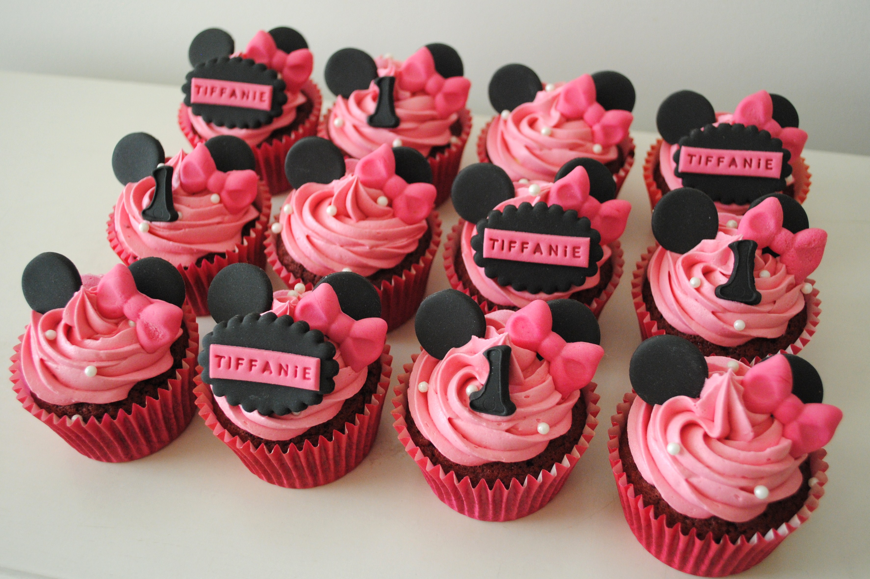 7 Photos of Teen Minnie Mouse Birthday Cupcakes