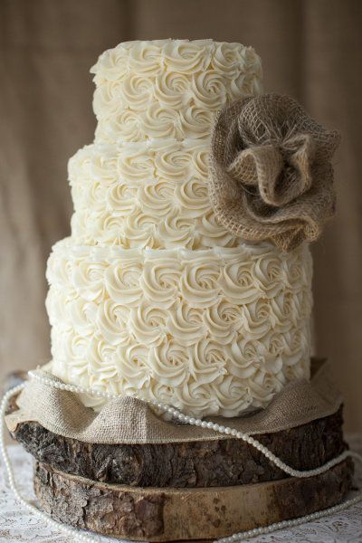 Rustic Wedding Cake with Burlap