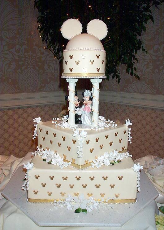 9 Disney World Themed Wedding Cakes Photo Disney Themed Wedding