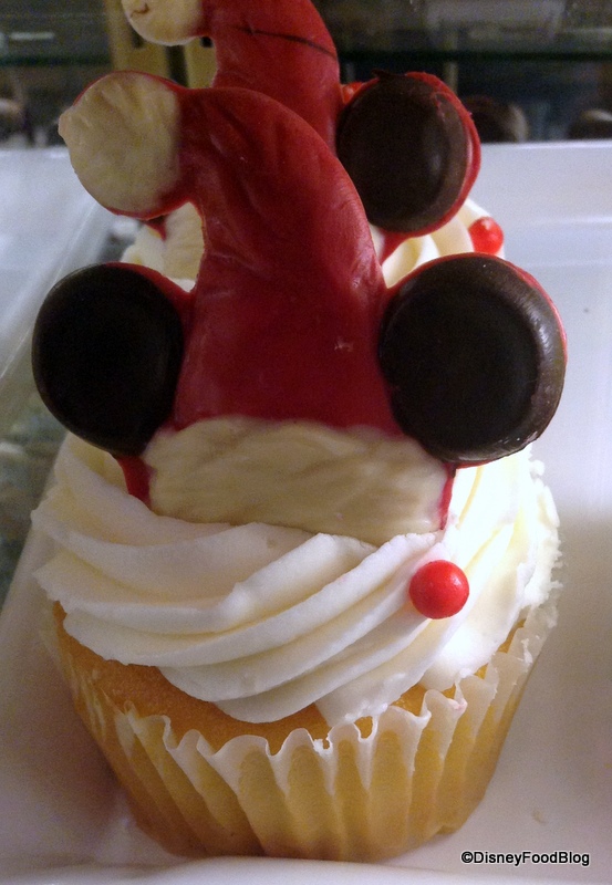 Disney World Christmas Cupcakes