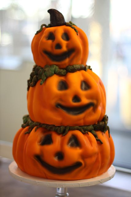 Halloween Pumpkin Cake