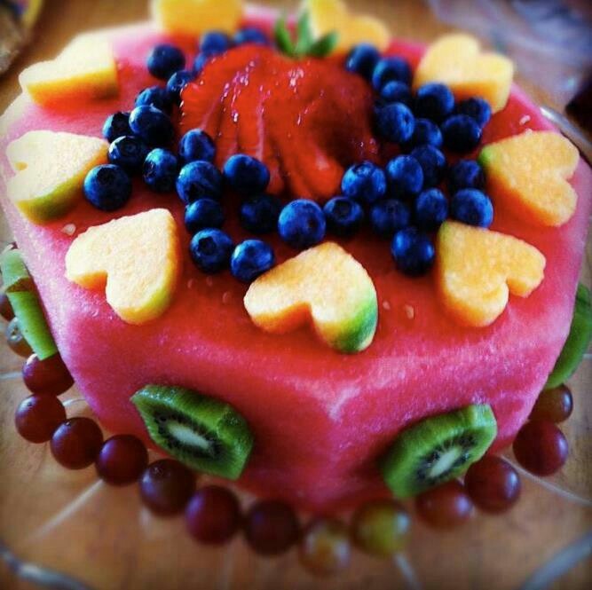 11 Photos of Cakes Made From Real Fruit