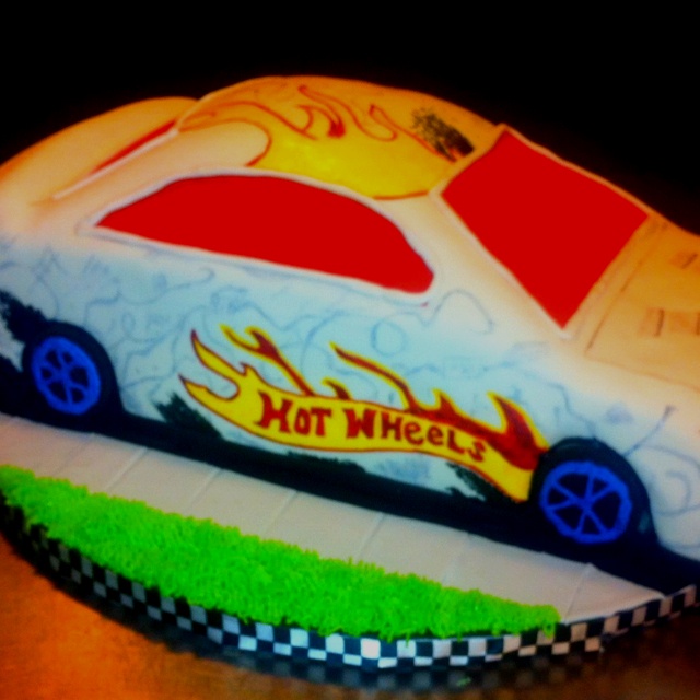 Hot Wheels Car Cake