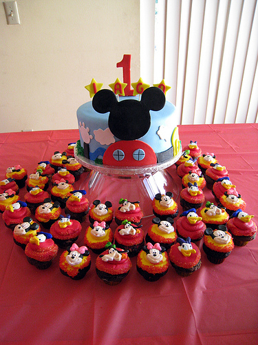 Mickey Mouse Clubhouse Cake