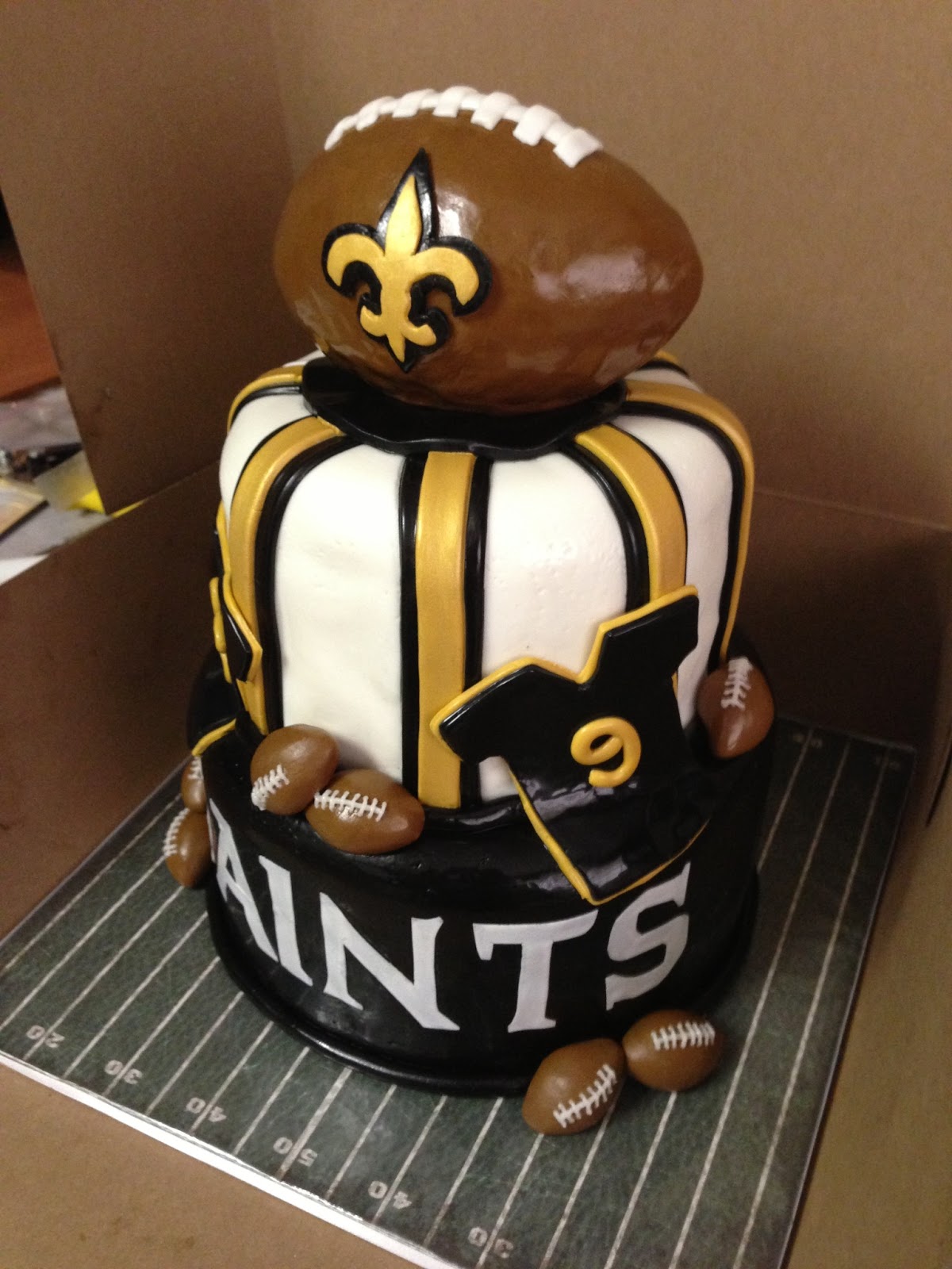 New Orleans Saints Cake