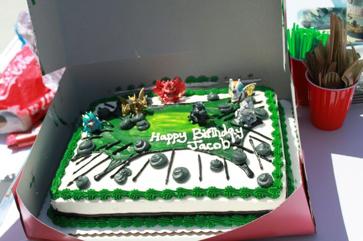 Toys R Us Birthday Cake