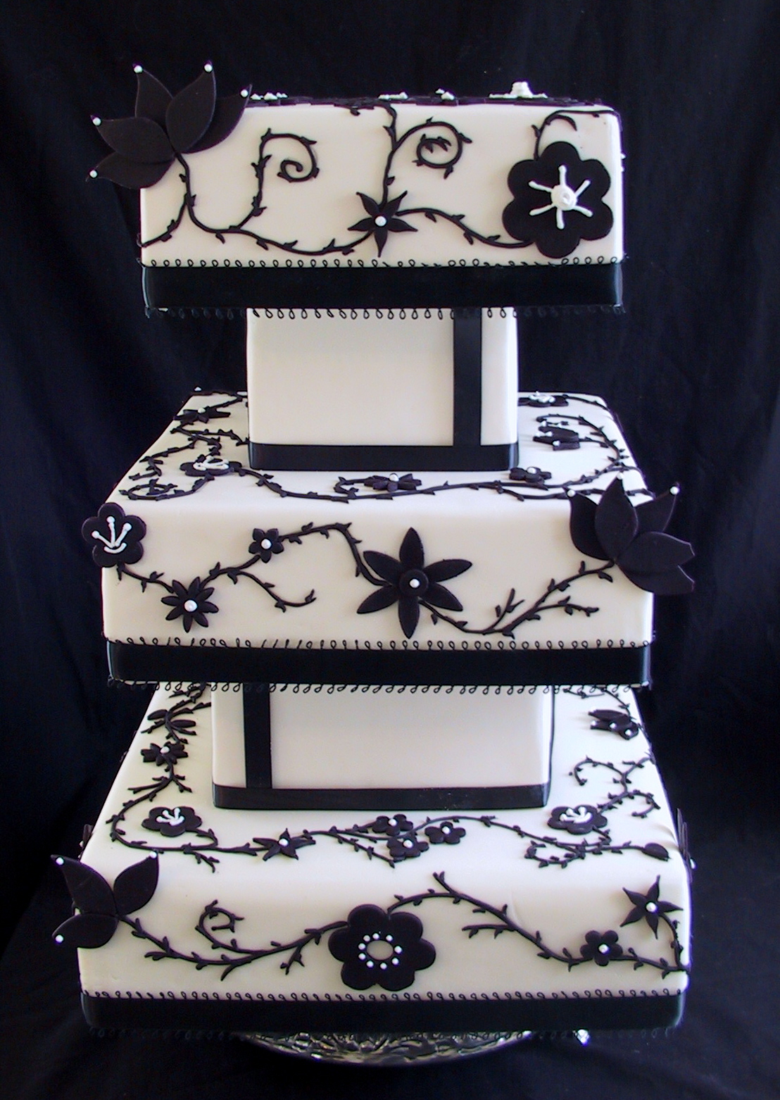 10 Photos of Black And White Square Tier Cakes