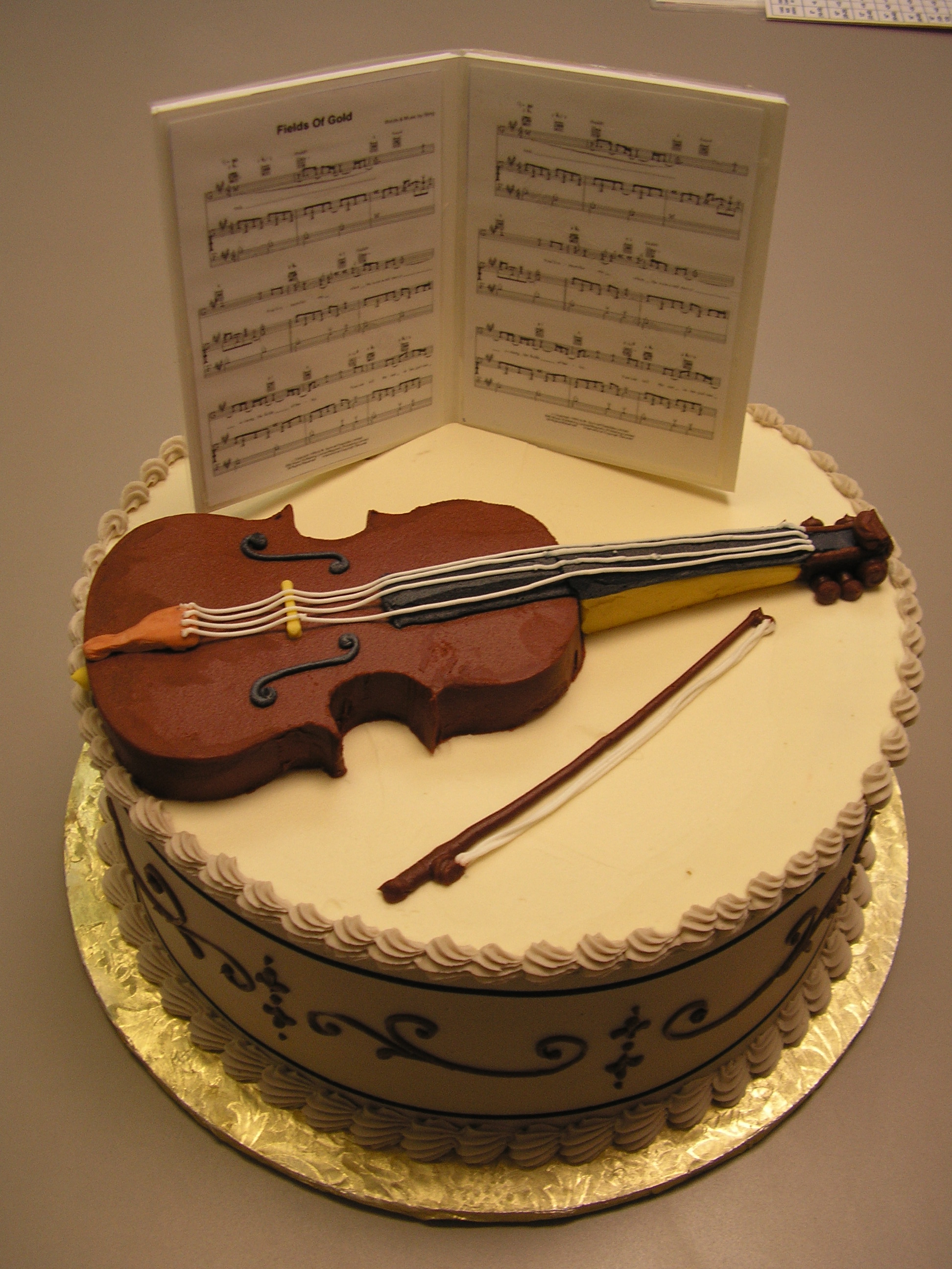 Violin Cake