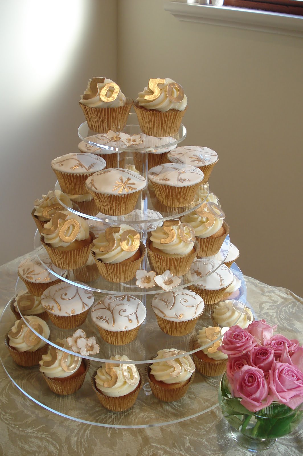 50th Wedding Anniversary Cakes and Cupcakes