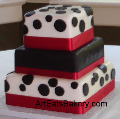 Black and White Fondant Wedding Cake