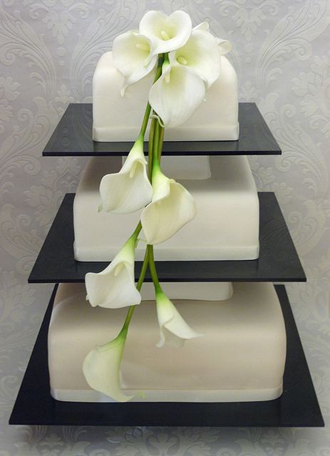 Calla Lily Wedding Cake