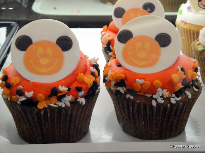 10 Photos of Disney Halloween Cupcakes And Cookies